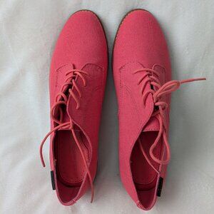 Coral Buck Oxford